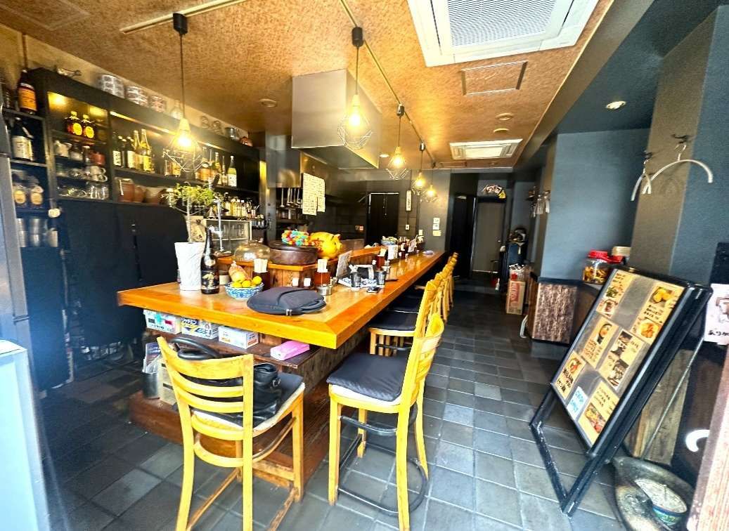 【大阪市北区・中崎町駅徒歩2分】飲食店1093件集積エリア／通り沿い角地の居酒屋居抜き（営業21年）